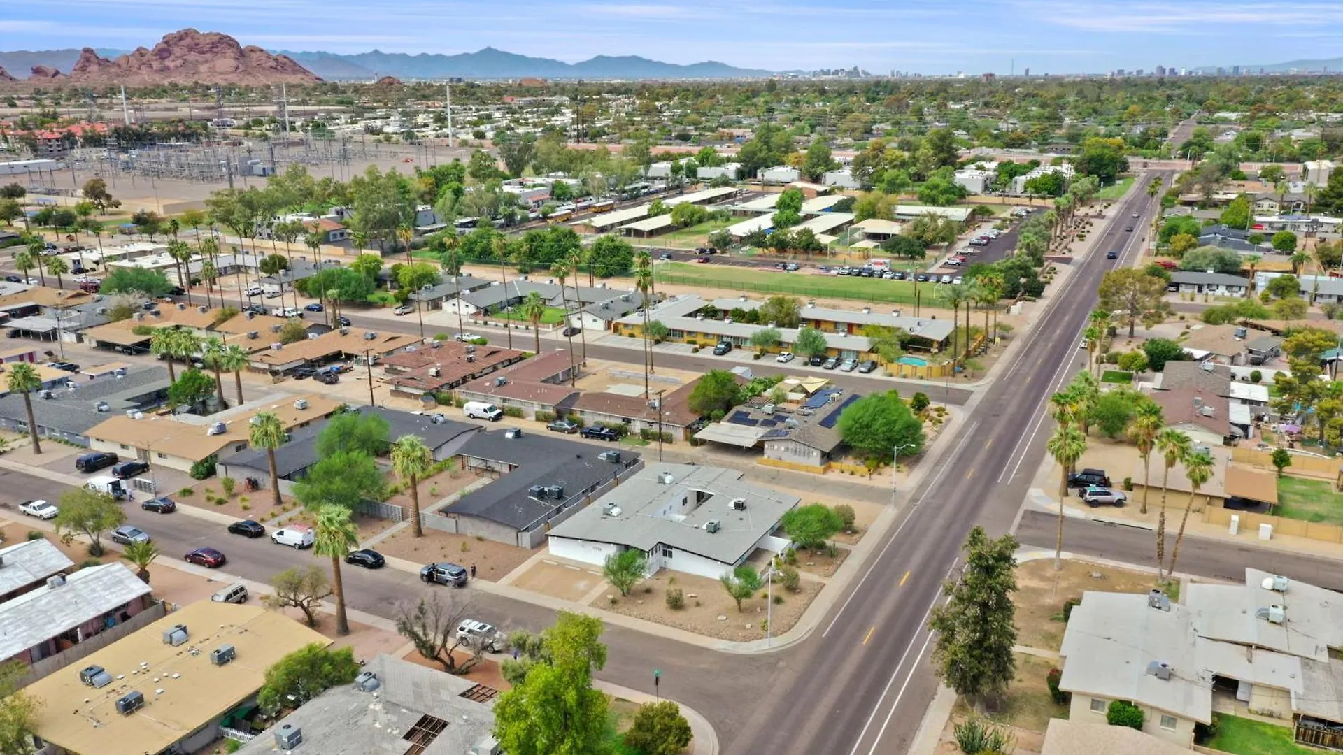 Brand New Home W Parking Blocks From Oldtown- 2B Scottsdale